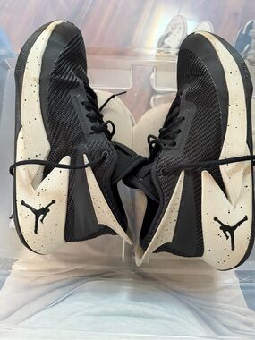 Jordan Mens Black and White High-Top Basketball Shoes - size 10.5